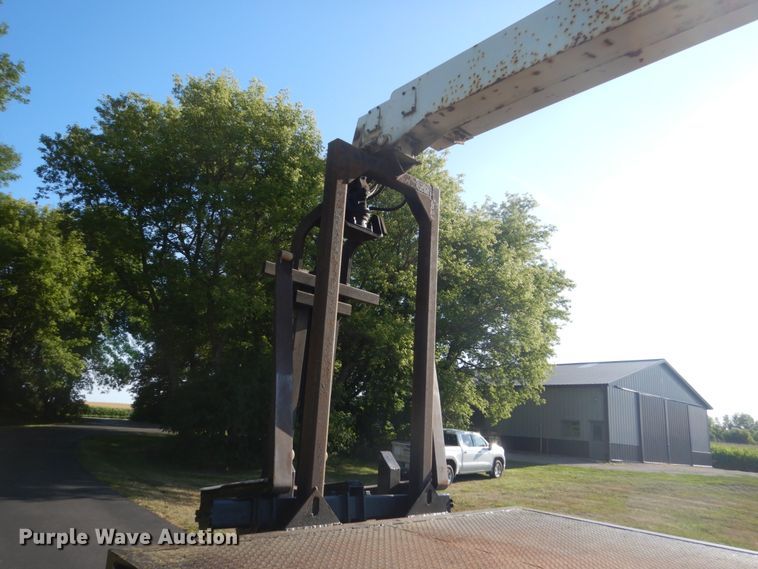 image for item FT9021 2004 Mack Granite  crane truck