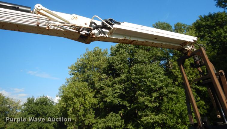 image for item FT9021 2004 Mack Granite  crane truck