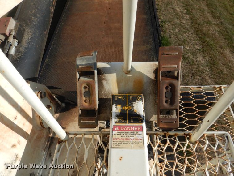 image for item FT9021 2004 Mack Granite  crane truck