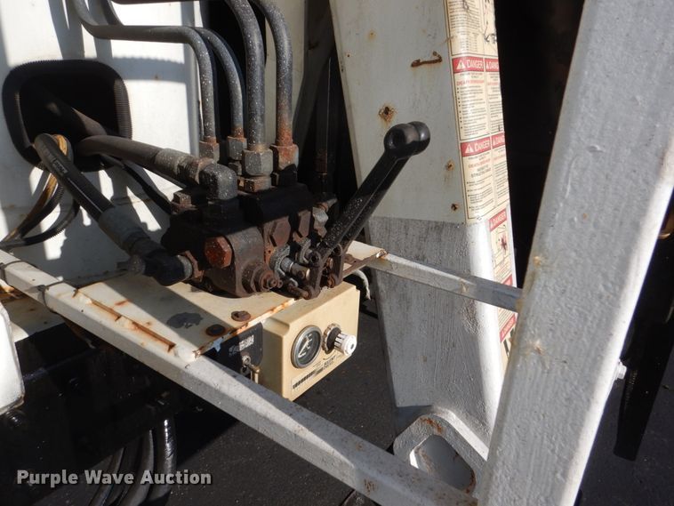 image for item FT9021 2004 Mack Granite  crane truck