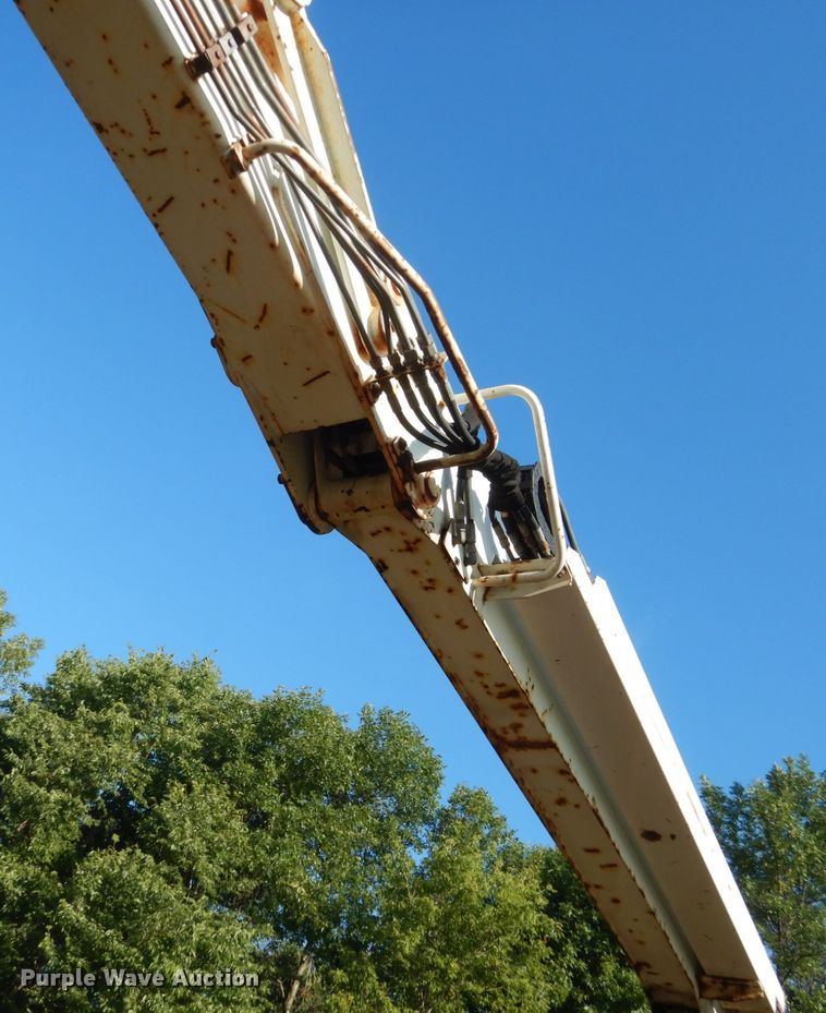 image for item FT9021 2004 Mack Granite  crane truck