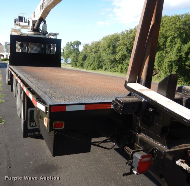 image for item FT9021 2004 Mack Granite  crane truck