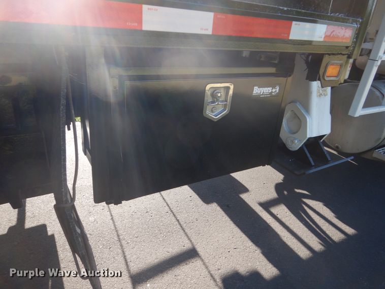 image for item FT9021 2004 Mack Granite  crane truck