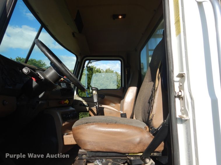 image for item FT9021 2004 Mack Granite  crane truck