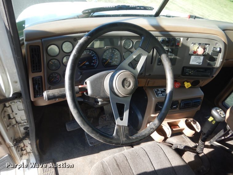 image for item FT9021 2004 Mack Granite  crane truck