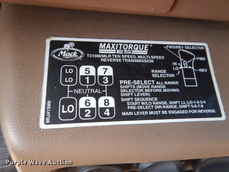 image for item FT9021 2004 Mack Granite  crane truck