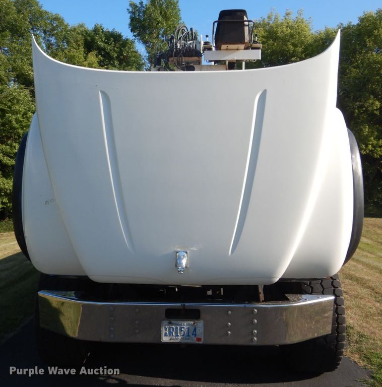 image for item FT9021 2004 Mack Granite  crane truck