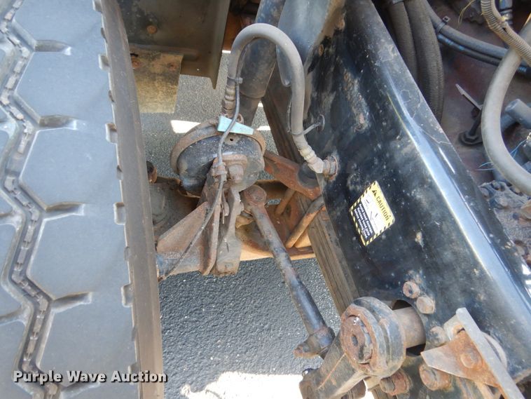 image for item FT9021 2004 Mack Granite  crane truck