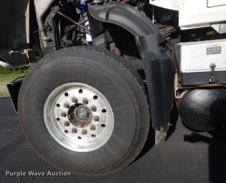 image for item FT9021 2004 Mack Granite  crane truck