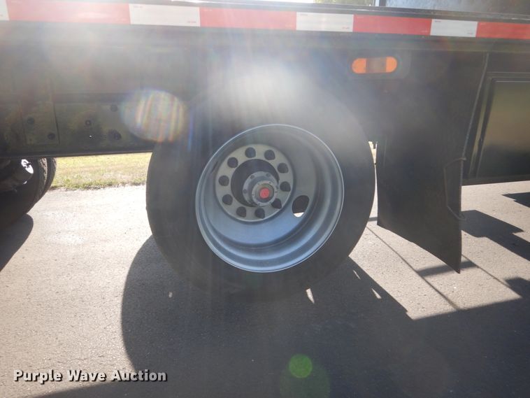 image for item FT9021 2004 Mack Granite  crane truck