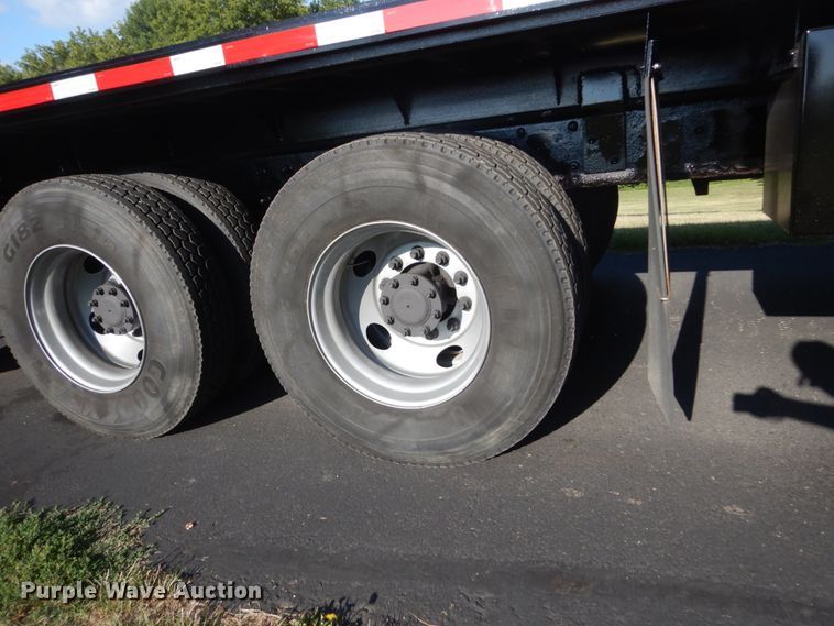 image for item FT9021 2004 Mack Granite  crane truck