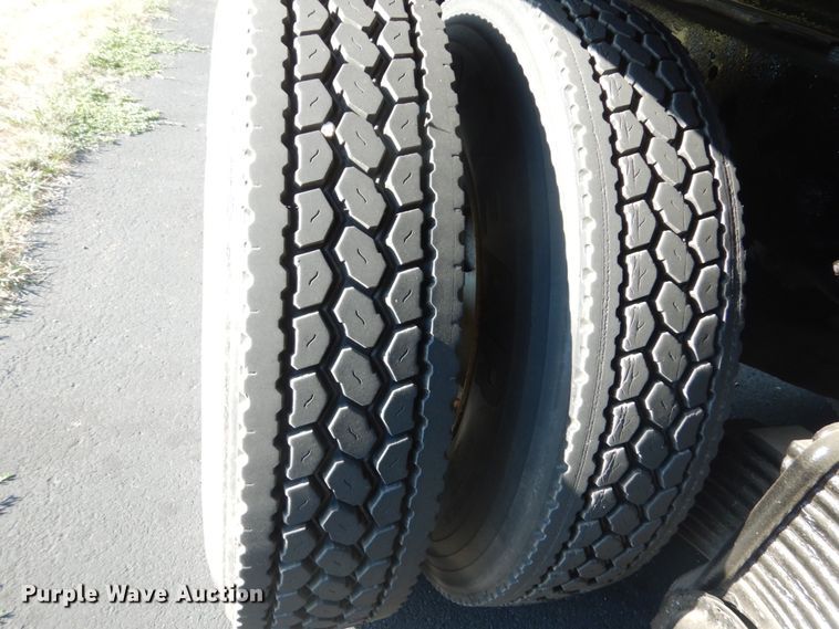 image for item FT9021 2004 Mack Granite  crane truck