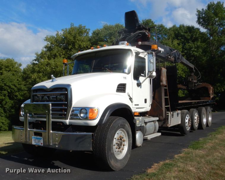 image for item FT9022 2005 Mack Granite  grapple truck