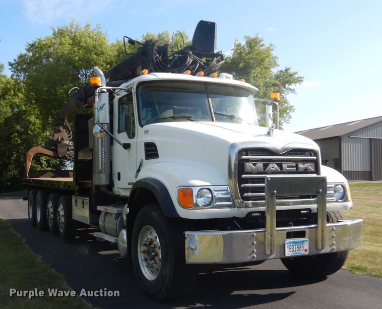 image for item FT9022 2005 Mack Granite  grapple truck