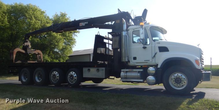 image for item FT9022 2005 Mack Granite  grapple truck