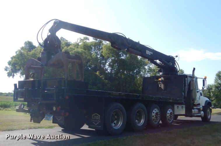 image for item FT9022 2005 Mack Granite  grapple truck