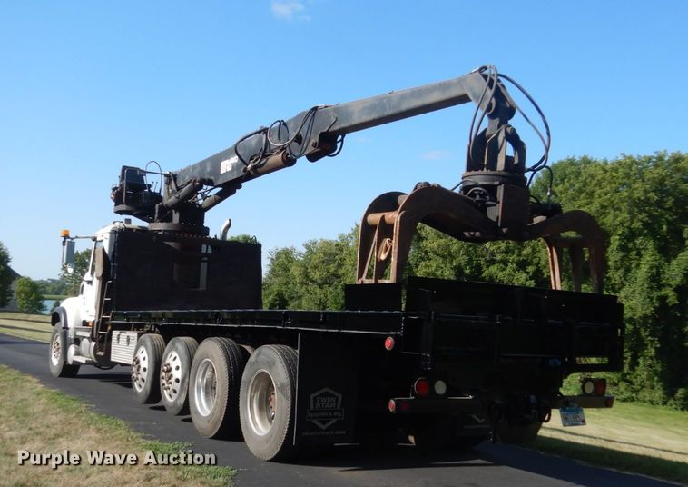 image for item FT9022 2005 Mack Granite  grapple truck