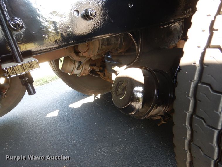 image for item FT9022 2005 Mack Granite  grapple truck