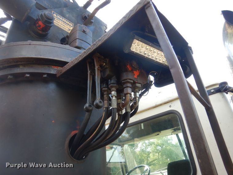 image for item FT9022 2005 Mack Granite  grapple truck