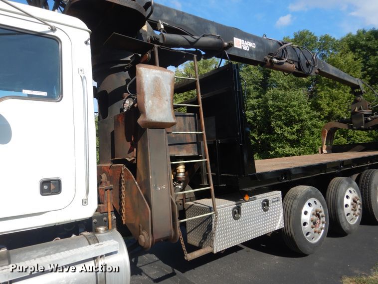 image for item FT9022 2005 Mack Granite  grapple truck