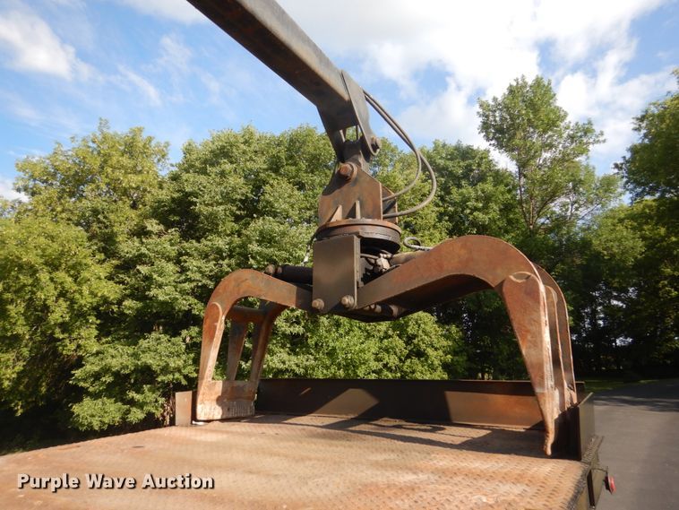 image for item FT9022 2005 Mack Granite  grapple truck