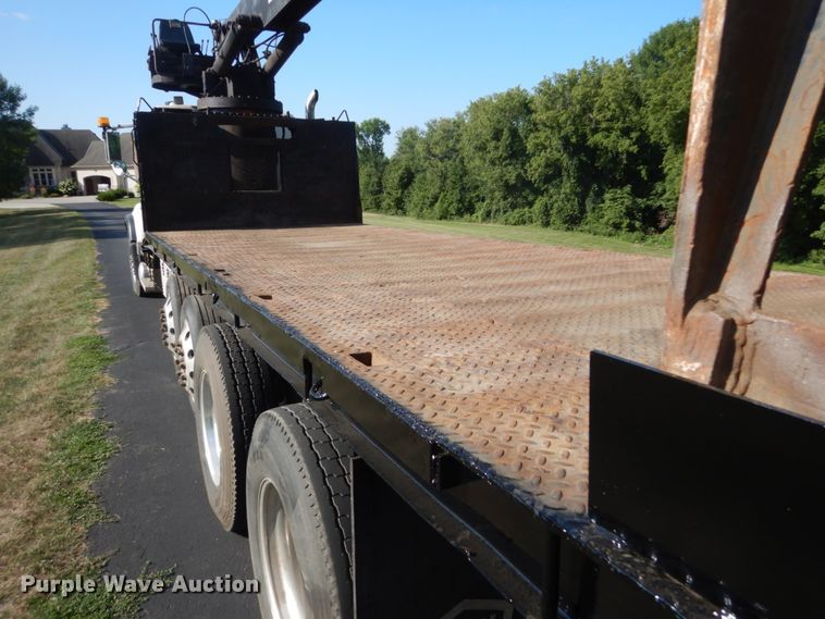 image for item FT9022 2005 Mack Granite  grapple truck