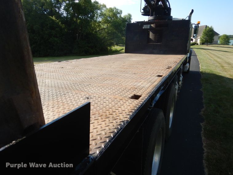 image for item FT9022 2005 Mack Granite  grapple truck