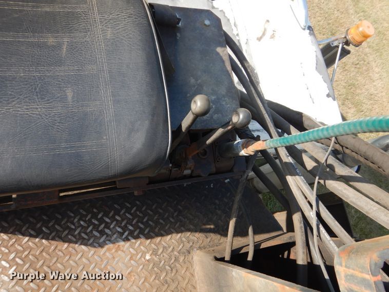 image for item FT9022 2005 Mack Granite  grapple truck