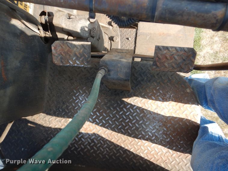 image for item FT9022 2005 Mack Granite  grapple truck