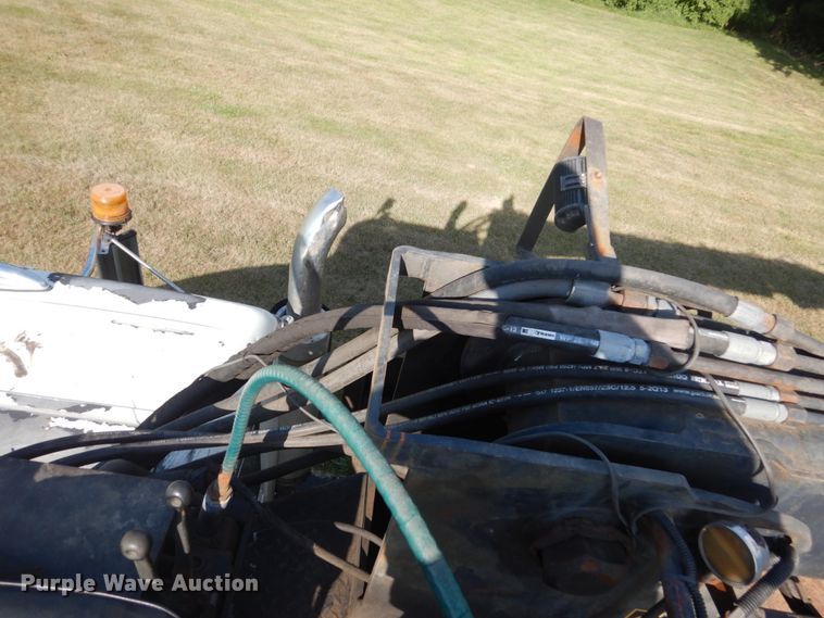 image for item FT9022 2005 Mack Granite  grapple truck