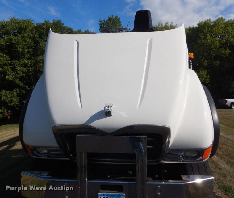 image for item FT9022 2005 Mack Granite  grapple truck