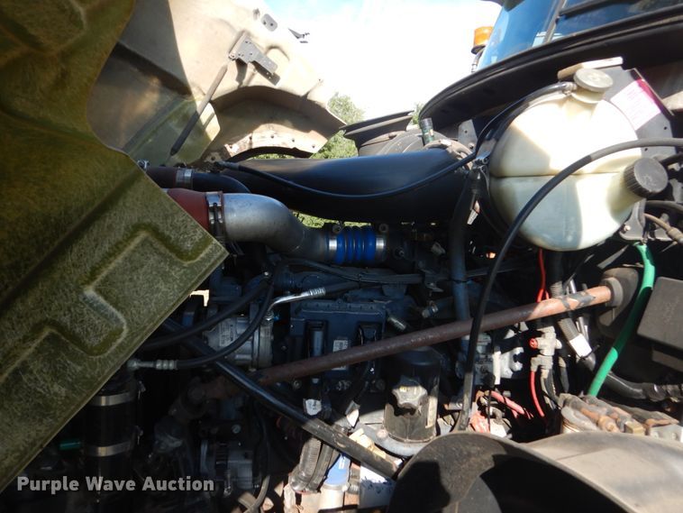 image for item FT9022 2005 Mack Granite  grapple truck