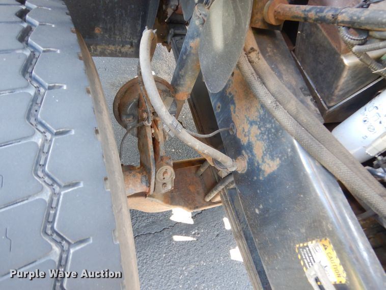 image for item FT9022 2005 Mack Granite  grapple truck