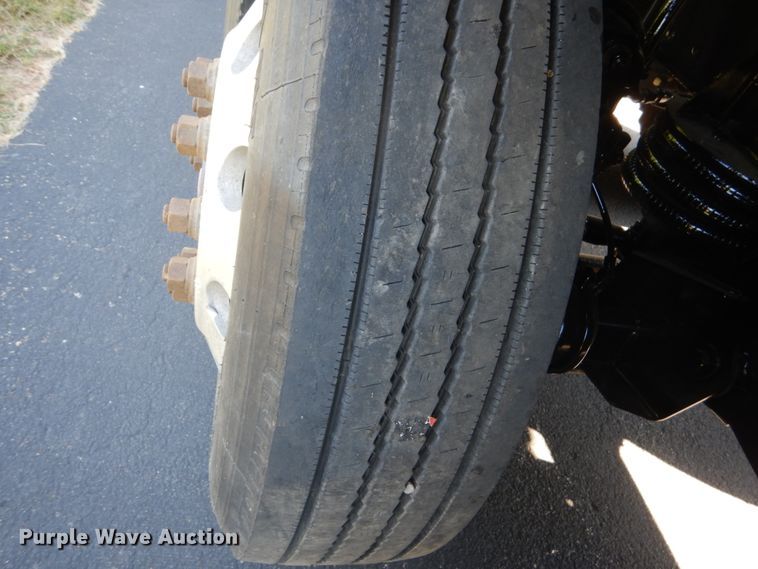 image for item FT9022 2005 Mack Granite  grapple truck