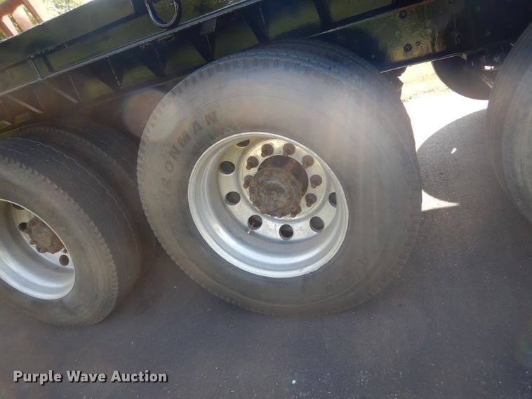 image for item FT9022 2005 Mack Granite  grapple truck