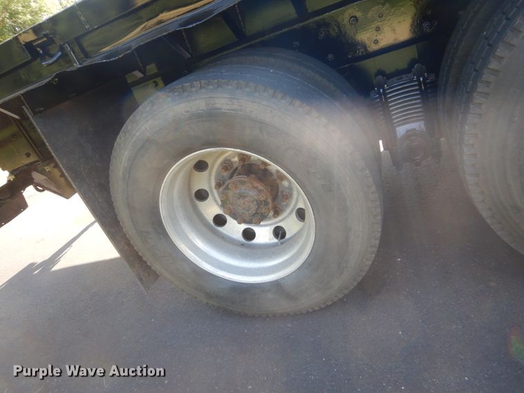 image for item FT9022 2005 Mack Granite  grapple truck