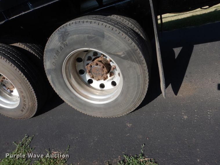 image for item FT9022 2005 Mack Granite  grapple truck