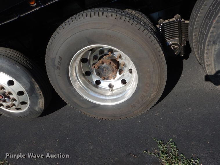 image for item FT9022 2005 Mack Granite  grapple truck