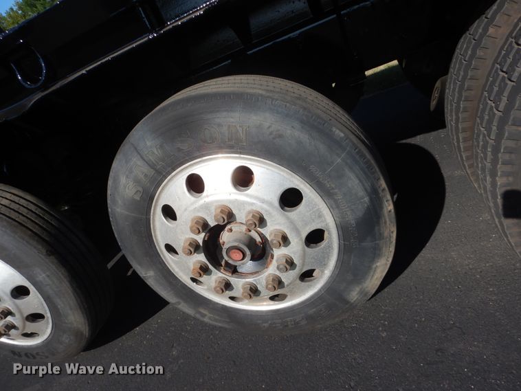 image for item FT9022 2005 Mack Granite  grapple truck