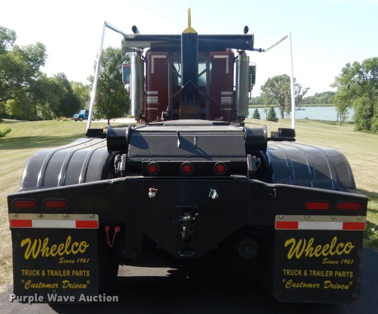 image for item FT9023 1998 Freightliner FLD  hook lift truck