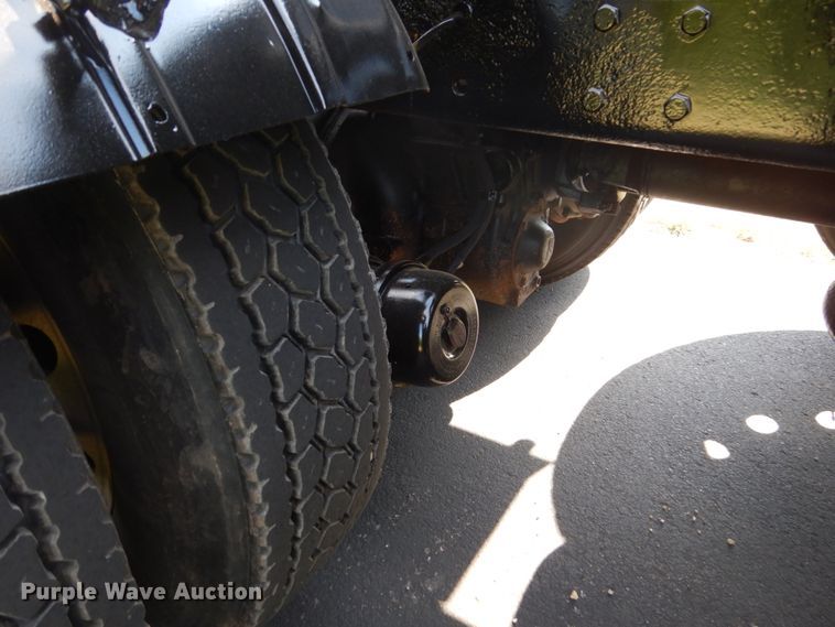 image for item FT9023 1998 Freightliner FLD  hook lift truck