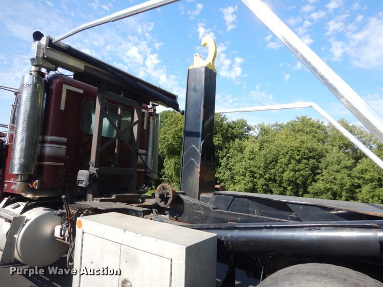 image for item FT9023 1998 Freightliner FLD  hook lift truck