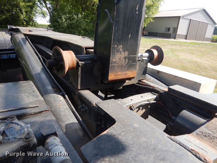 image for item FT9023 1998 Freightliner FLD  hook lift truck