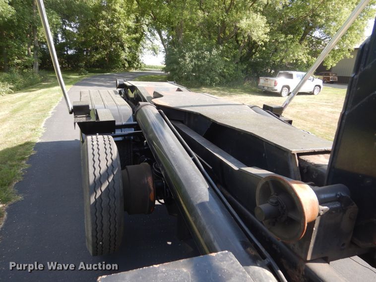 image for item FT9023 1998 Freightliner FLD  hook lift truck