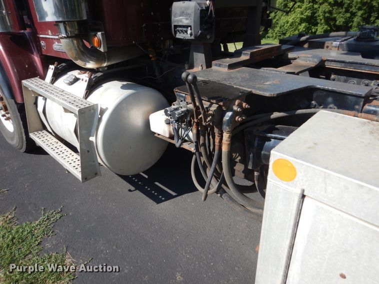 image for item FT9023 1998 Freightliner FLD  hook lift truck