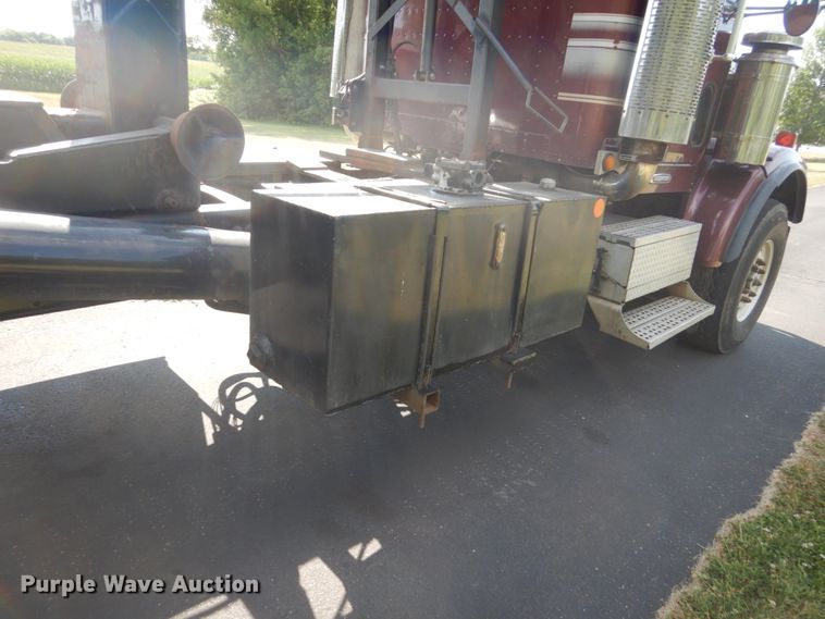 image for item FT9023 1998 Freightliner FLD  hook lift truck