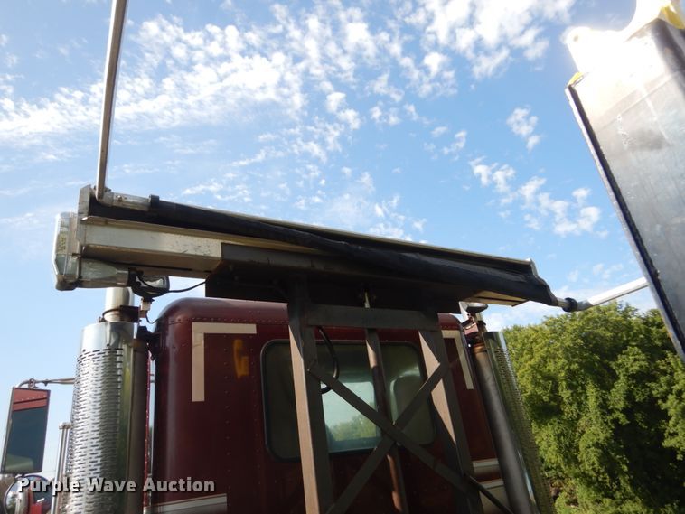 image for item FT9023 1998 Freightliner FLD  hook lift truck