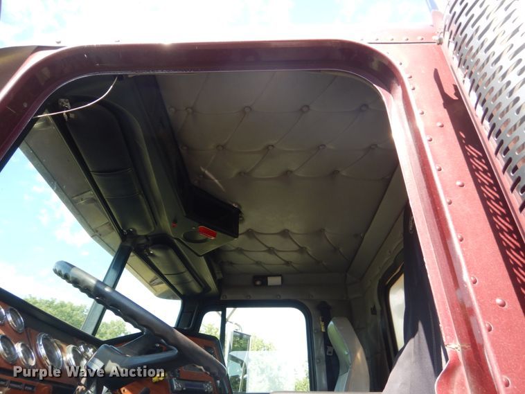 image for item FT9023 1998 Freightliner FLD  hook lift truck