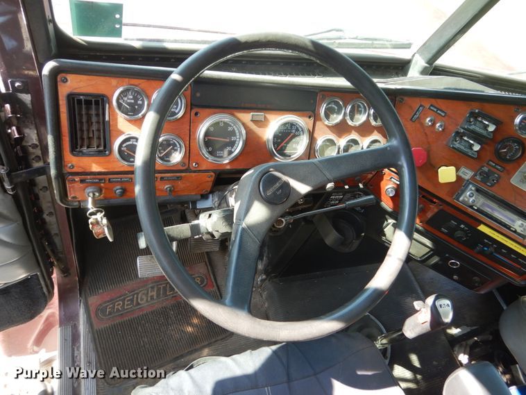 image for item FT9023 1998 Freightliner FLD  hook lift truck