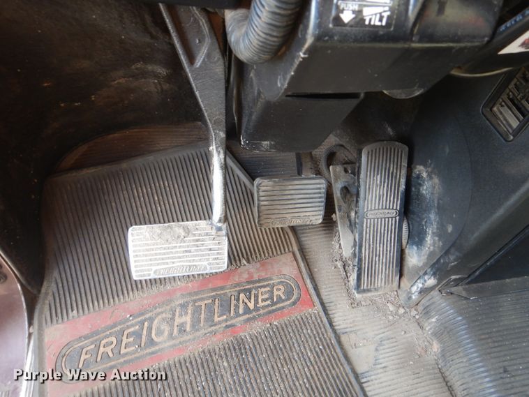 image for item FT9023 1998 Freightliner FLD  hook lift truck